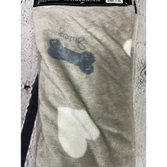 Custom Embroidered Juicy Couture blanket | Embroidered pet blanket - Picture 2 of 6